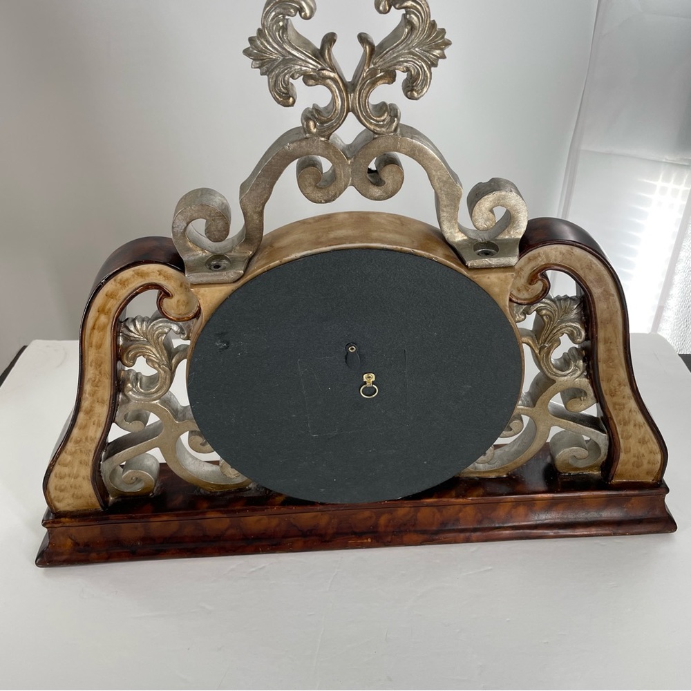 Unique Extra Large Mantle Clock - Picture 4 of 7